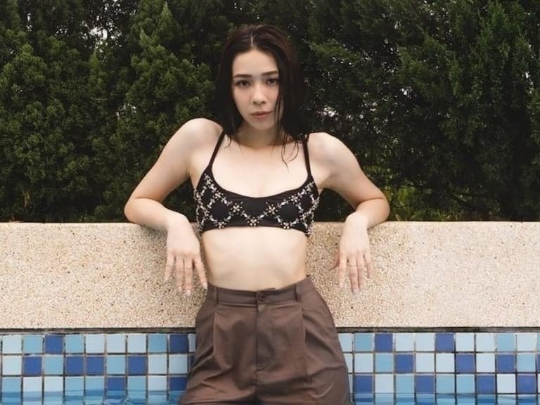 告五人女主唱犬青睡前禁止男友潘雲安做「這件事」、本名叫蔡欣倫、藝名由來⋯10 件事快認識！