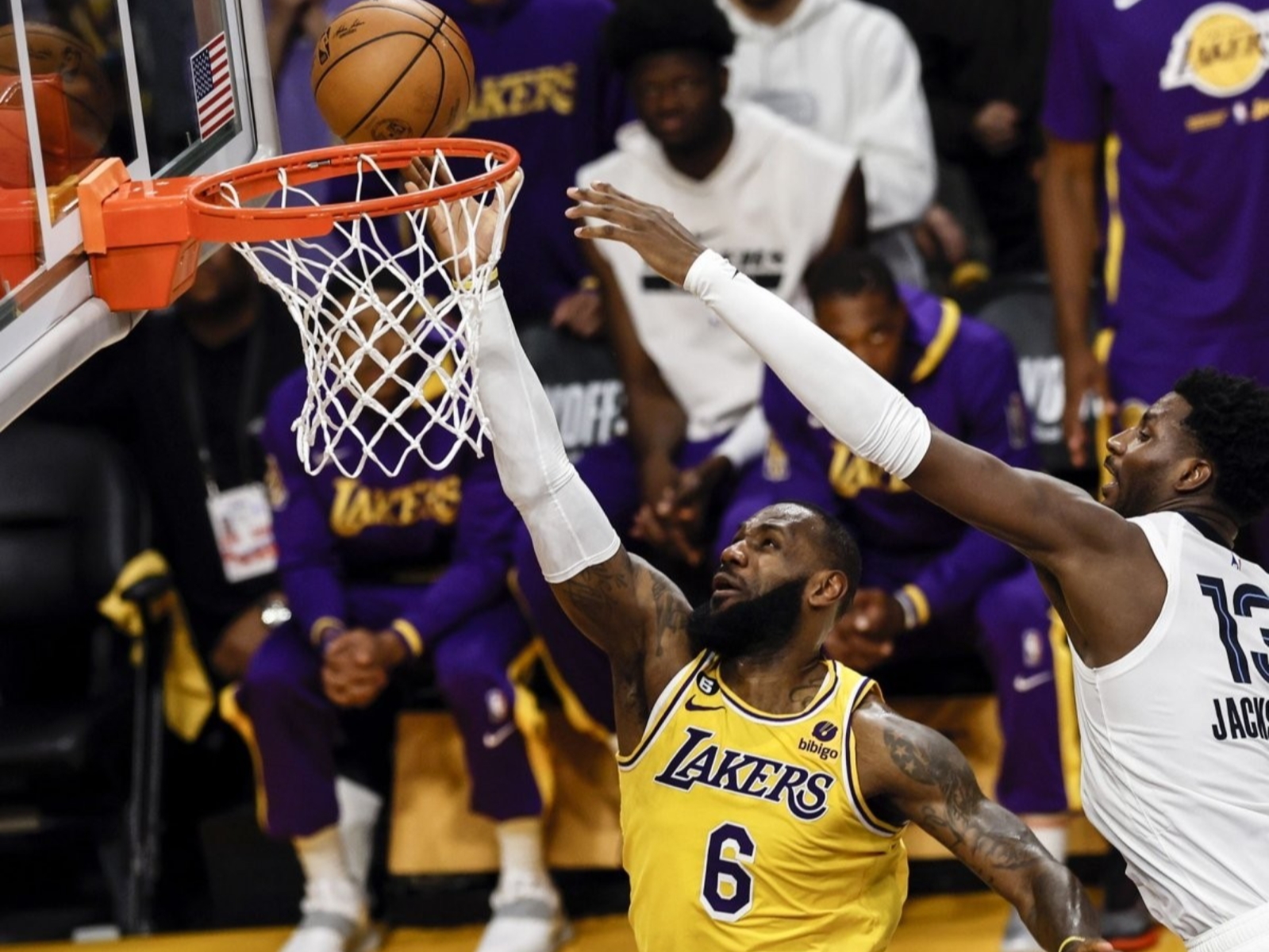 NBA 季後賽／詹皇 LeBron James「雙二十」表現太不可思議：「我只是試圖貢獻自己力量！」