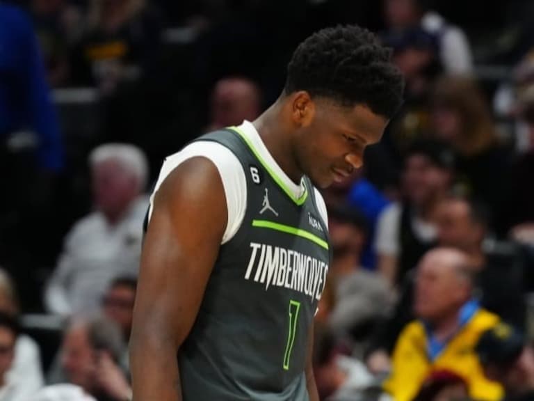 NBA 季後賽／灰狼愛德華茲 Anthony Edwards 錯失關鍵一擊，直接跑回休息室遭罵：「很沒運動家精神！」