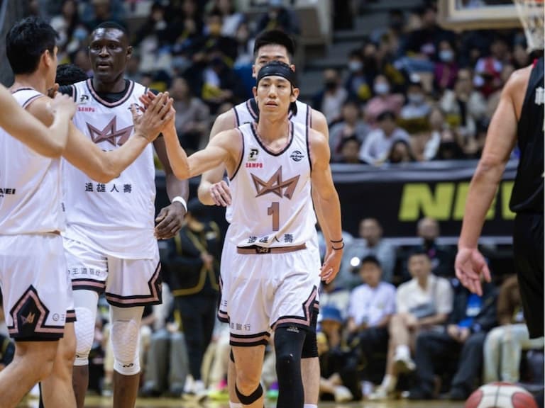 PLG/新北國王末節大反攻斬斷高雄鋼鐵人 8 連勝,林書豪砍 37 分連續兩場大三元!