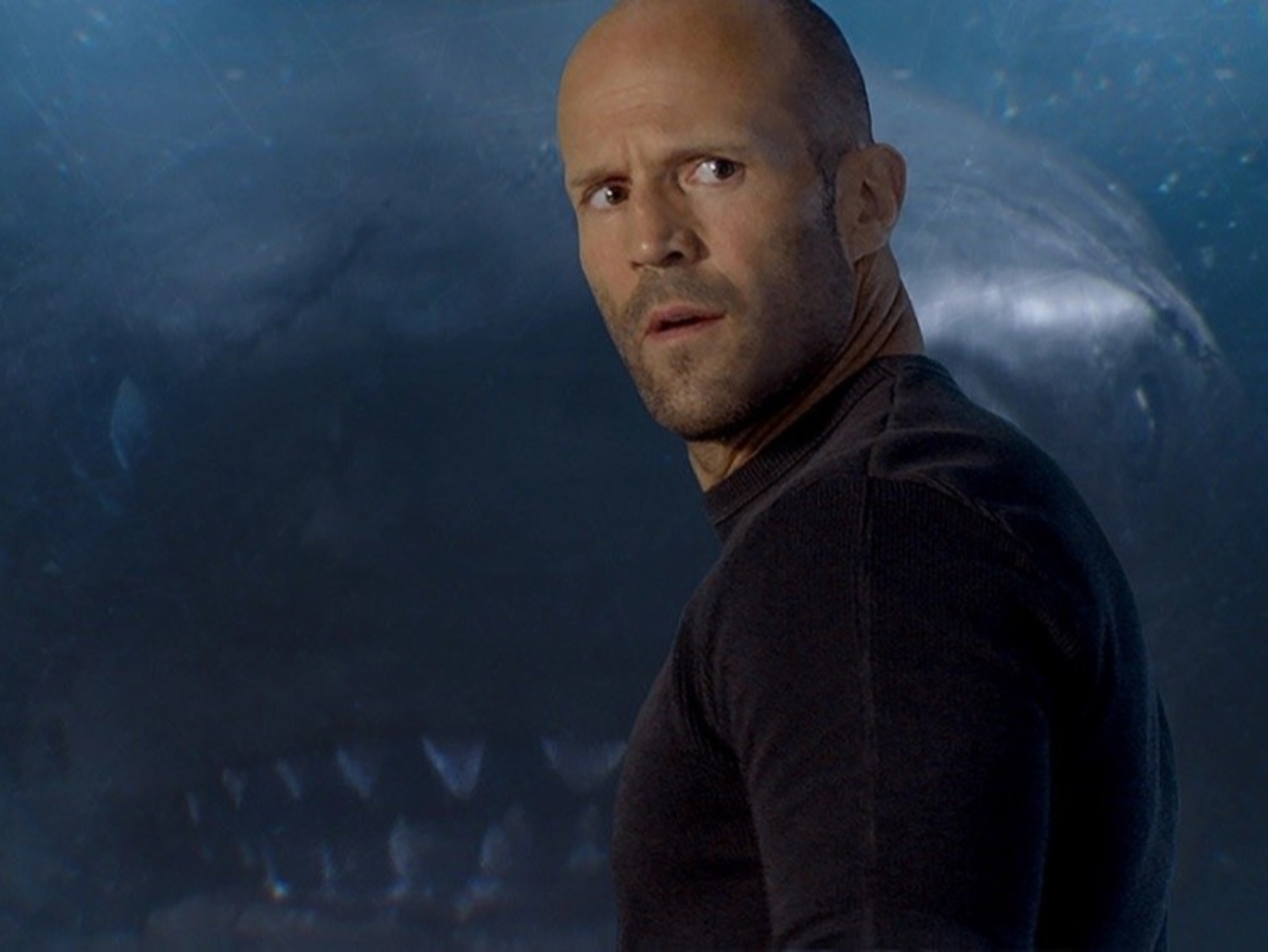 《巨齒鯊 2：海溝深淵》上映！傑森史塔森 Jason Statham、吳京大戰深海史前巨鯊引熱議！