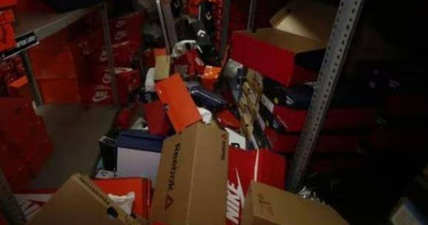 秘魯球鞋店遭搶，歹徒卻只偷了 200 雙「右腳鞋」引熱議！