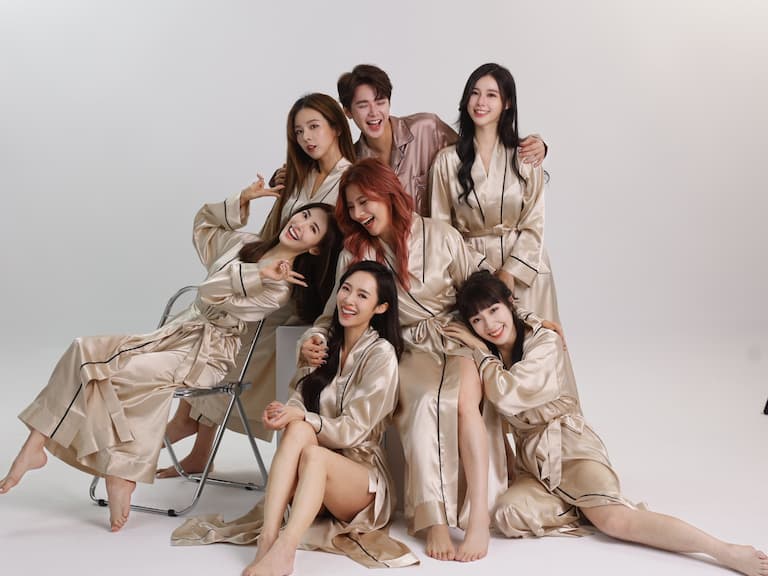 盤點 Zαɱү 奎丁、張香香、康茵茵等 5 位演藝圈「斜槓女神」代表，從身材到內在都超有料！