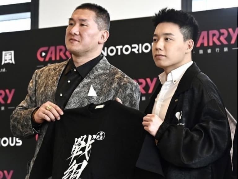 館長出席「鐘椅之戰」記者會擔任賽事顧問,Toyz 送「戰組 Tee」讓對方秒變臉!