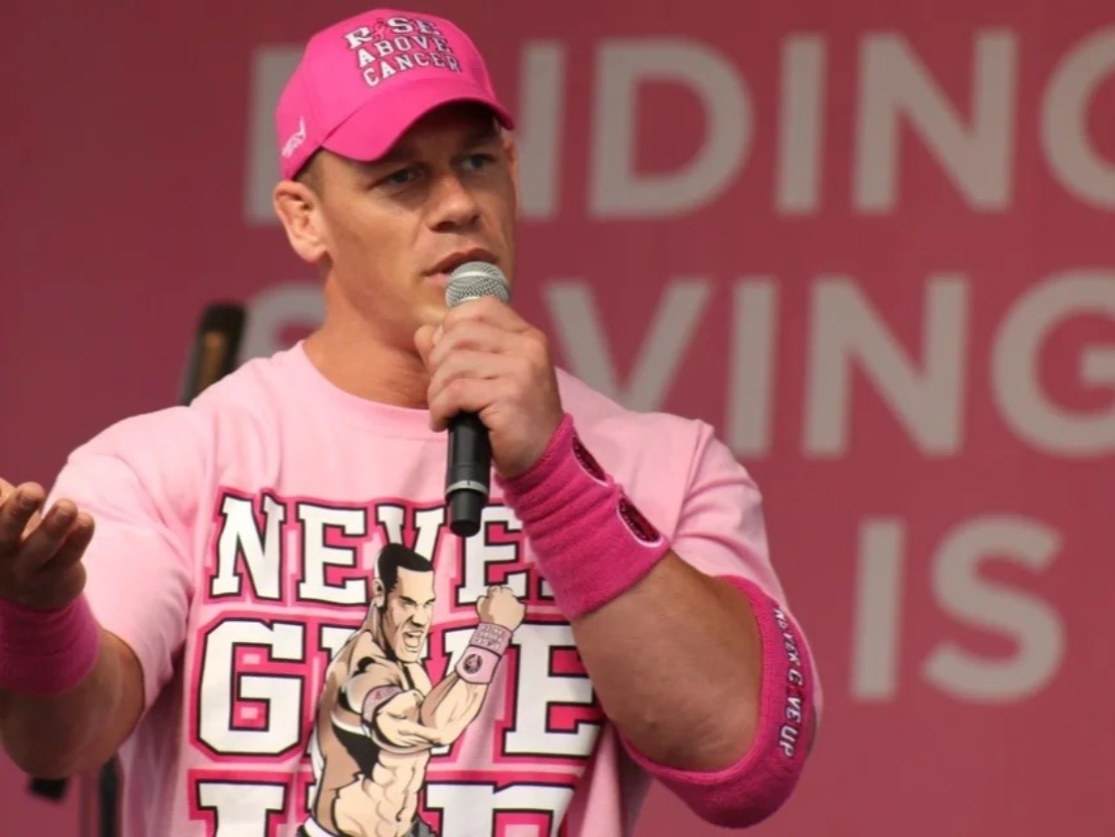 約翰希南 John Cena 向瑪格羅比 Margot Robbie 毛遂自薦，獲得《芭比》「人魚肯尼」一角！