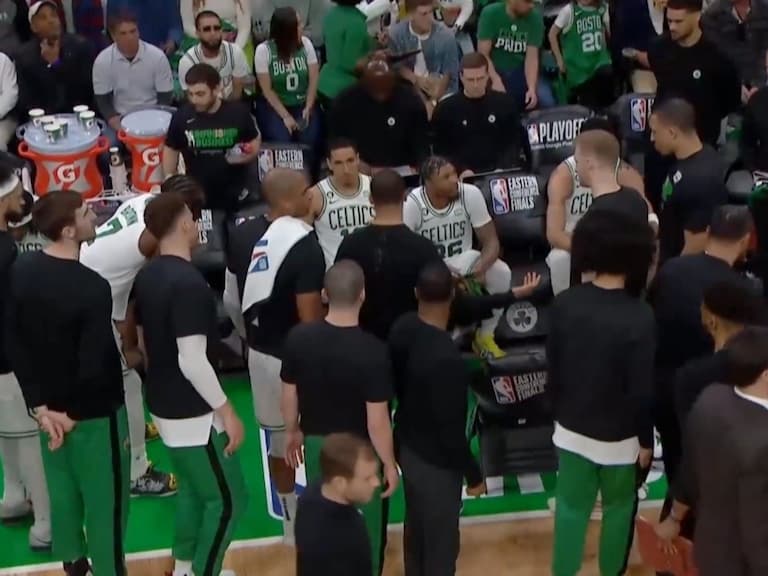 NBA 季後賽／Jimmy Butler 率熱火逆轉擊敗塞爾提克，綠衫軍教練 Joe Mazzulla 當場爆氣怒摔戰術板！