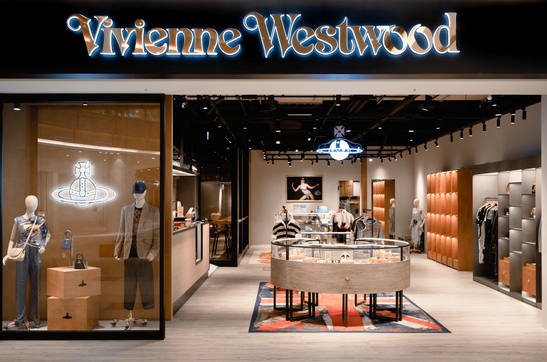 Vivienne Westwood lalaport 台中三井