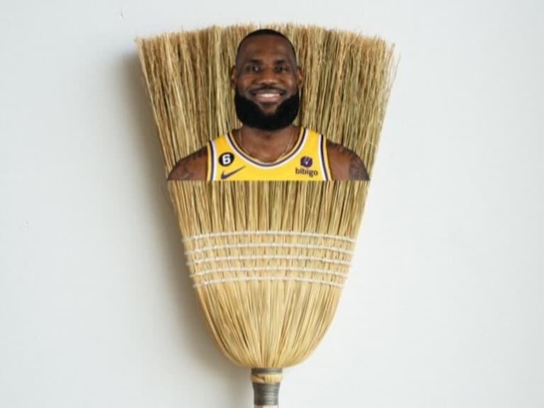 NBA 季後賽／詹皇 LeBron James 生涯第 3 度被橫掃，網友取「LeSwept」綽號及上傳「迷因影片」嘲笑！