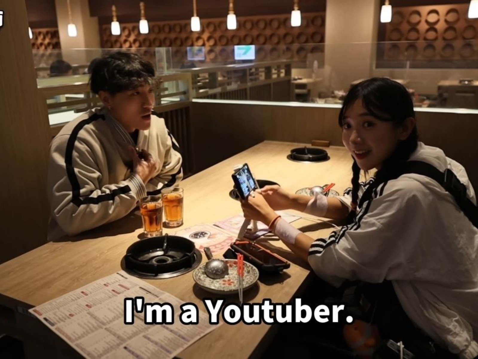 企鵝妹環島遇 YouTuber 唐突搭訕，「無禮行為」遭網友砲轟卻反嗆引熱議！