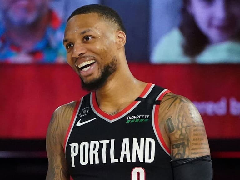 NBA／拓荒者里拉德 Damian Lillard 開直播與紛絲透露：「我要去湖人啦！」