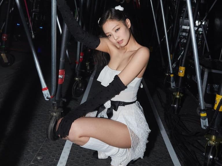 BLACKPINK Jennie 香奈兒 Chanel 大秀驚喜獻唱!歌聲實力引網熱議!