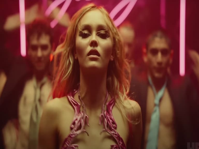 莉莉蘿絲戴普 Lily Rose Depp《The Idol》片段遭惡搞模仿，揪本尊回應引熱議！