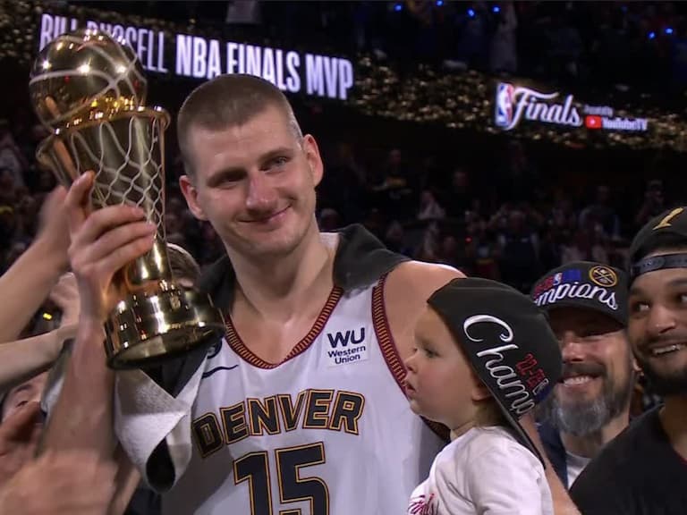 NBA／小丑 Nikola Jokic 奪 FMVP 締造多項歷史紀錄，得獎表現行為太謙虛引發外界討論！