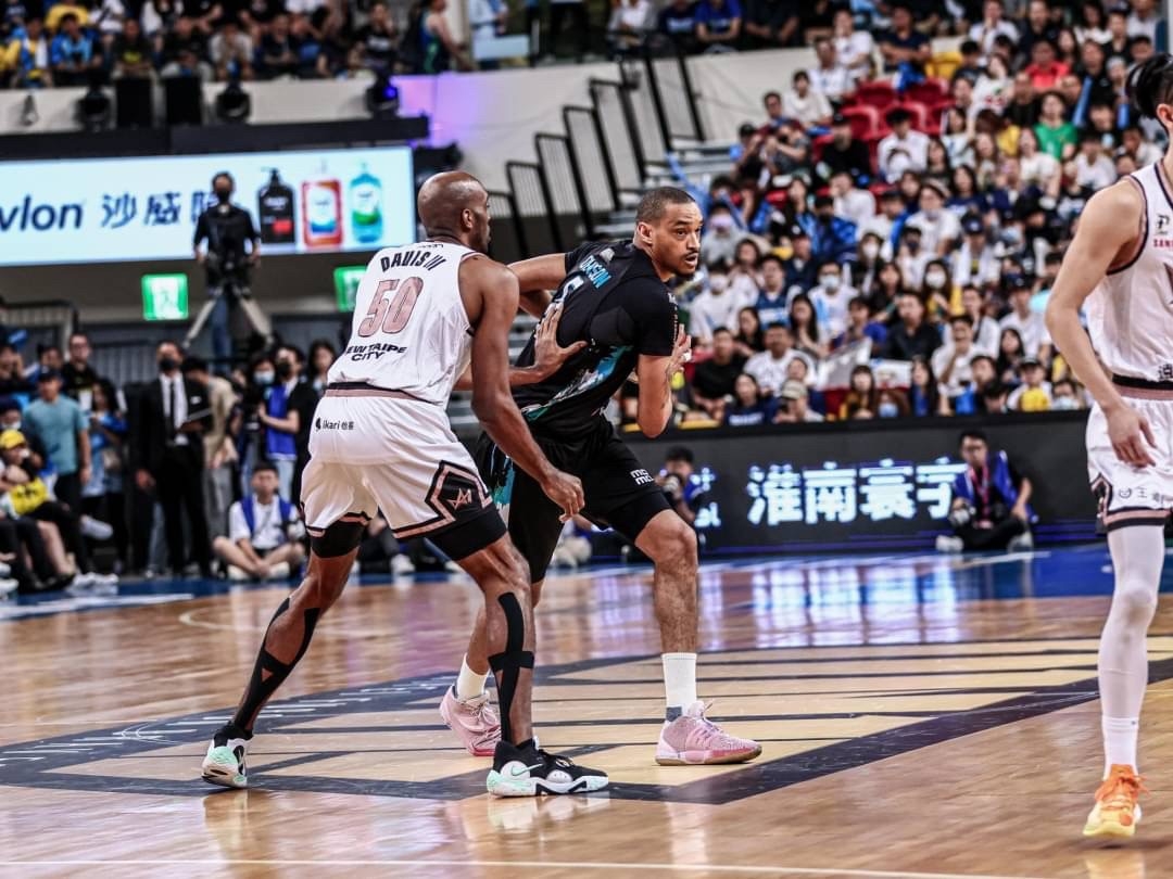 PLG／臺北富邦勇士完成三連霸，老闆霸氣承諾「提供 3000 萬元獎金！」