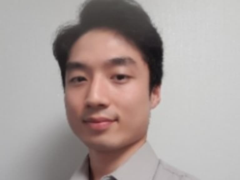 韓國實況主撞臉台北市長「蔣萬安」，直播神還原招牌舞蹈引熱議！
