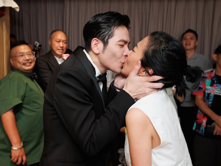 蕭敬騰、Summer 婚禮亮點一次看：絕美禮服來自台灣設計師、現場大跳 16 蹲⋯加碼盤點 10 首「告白歌曲」！