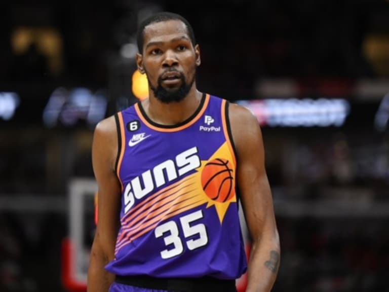 NBA/Kevin Durant 在「KD 不是歷史前五」群組跟網友激烈互噴:「你們看比賽的觀點都是垃圾!」