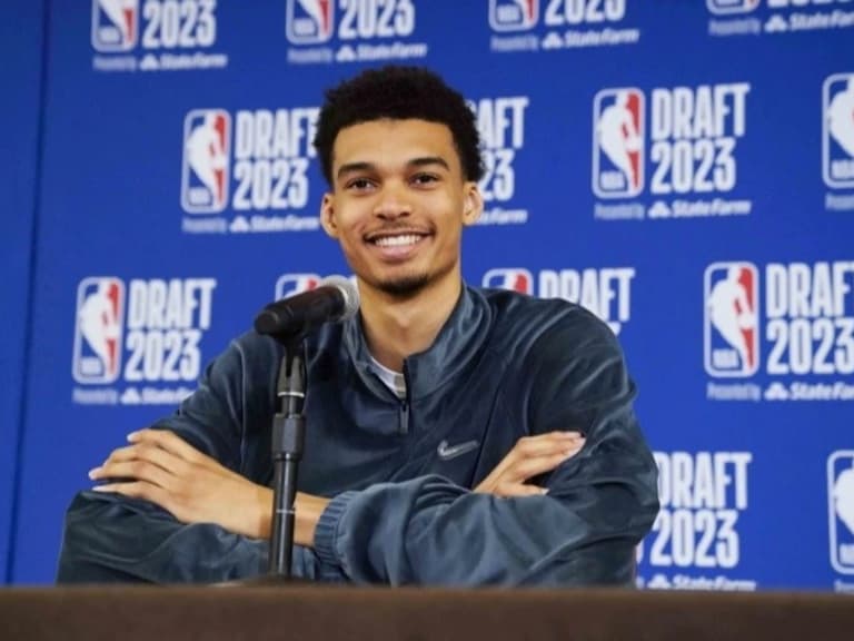 NBA/Victor Wembanyama 自曝曾用腳把卡在籃框的球踢下去:「我可以再秀給大家看!」