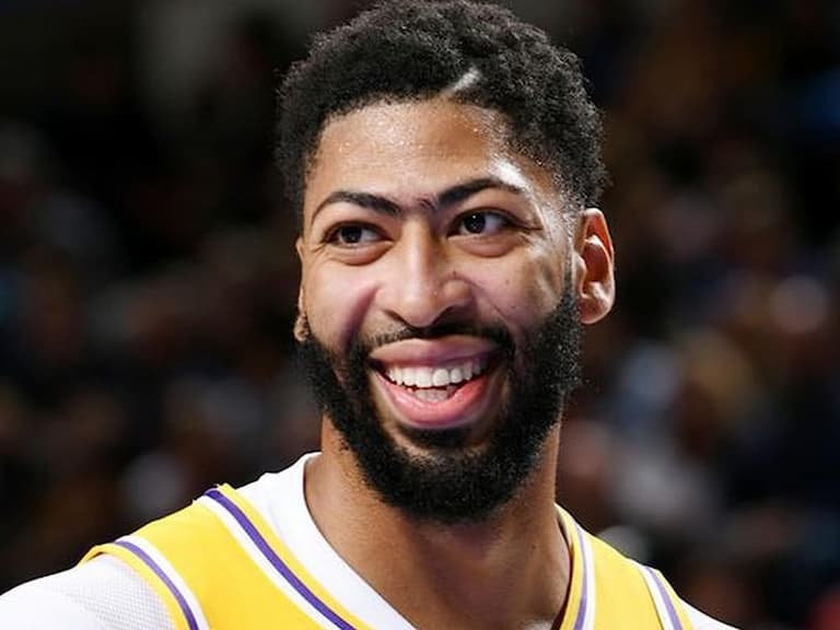 NBA/Anthony Davis 私下打拳擊畫面曝光,球迷擔憂:「小心肩膀受傷又躺 4 個月!」