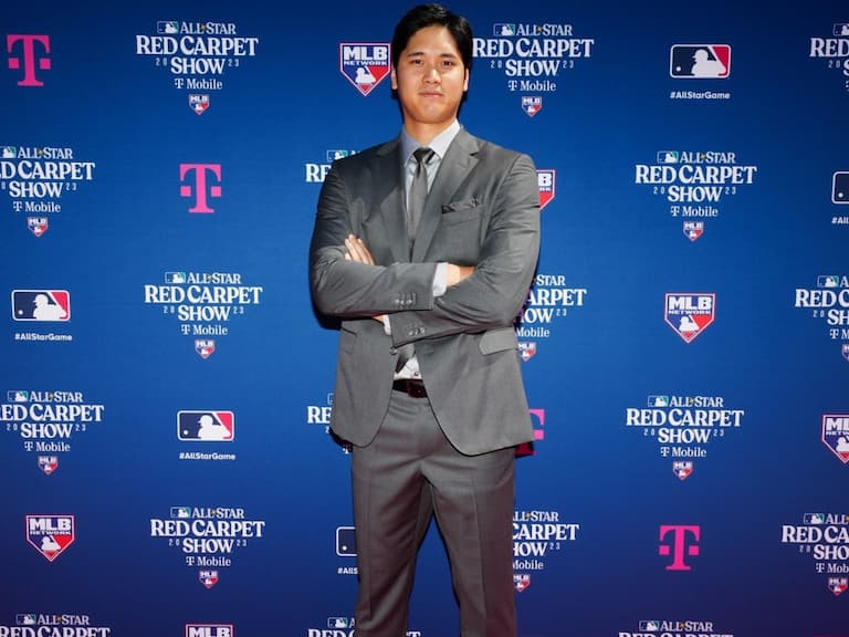 超人氣球星大谷翔平身穿BOSS正裝帥氣現身2023大聯盟明星賽紅毯