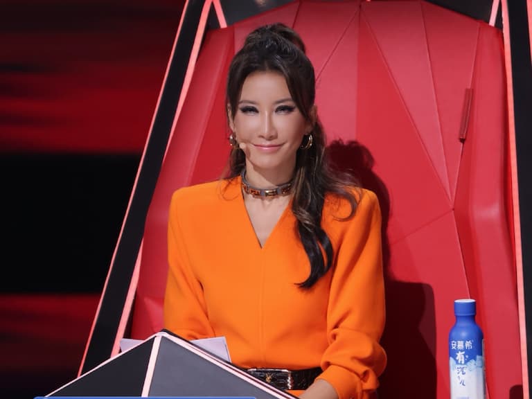 《中國好聲音》不只辱罵李玟 Coco，參賽者出面爆料：「節目成員人設都是假的！」