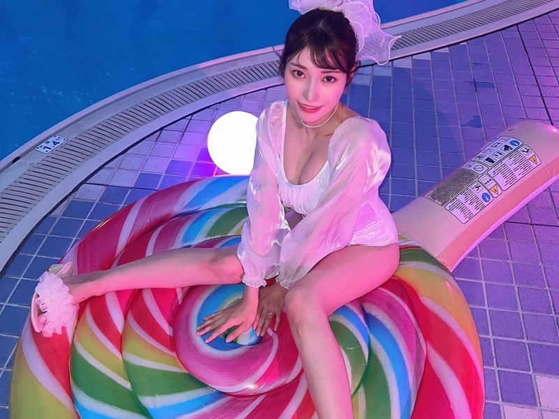 楠愛里紗正式出道！G cup 女團偶像寫真女星挑戰「日本 AV 第一位」！【老司J開車】