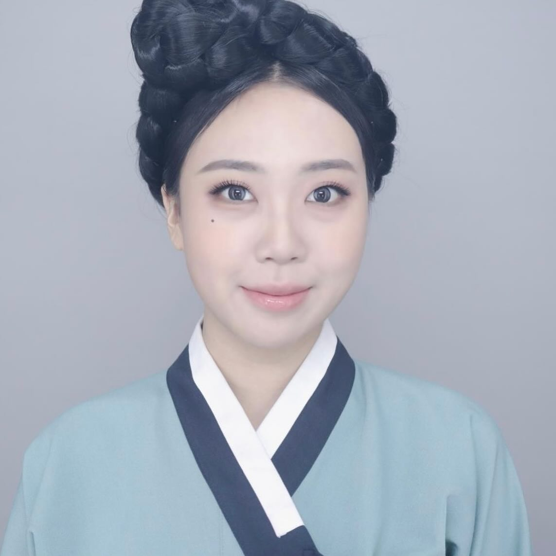 李泳知直率性格圈粉無數，被封「南韓文化總統」