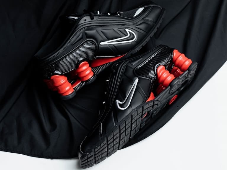 Nike、Balenciaga 等都發表的「穆勒鞋 Mule」,曾是情色代名詞?【流行大小事】