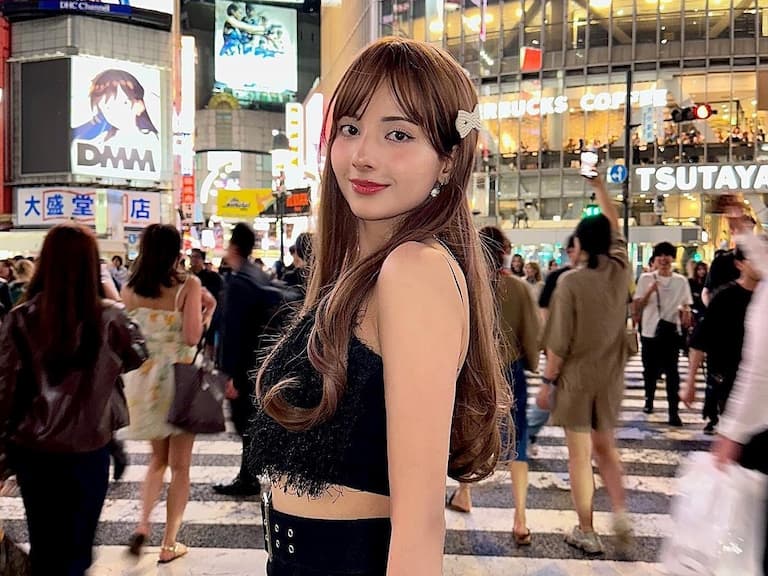 印度正妹 Kriti 撞臉 BLACKPINK Lisa,超白皙皮膚引網議論:「這跟我想的印度不一樣!」【野生抓正妹】