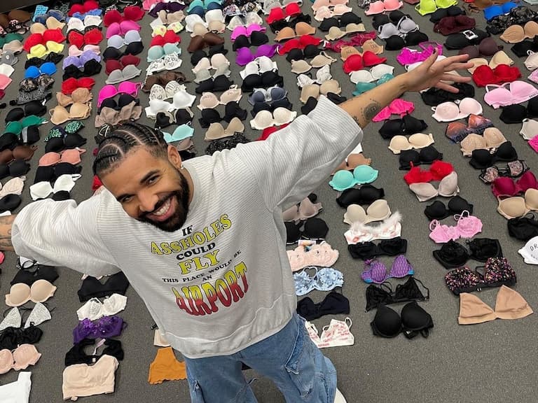 Drake 曬出粉絲私密衣物認證照!一字排開超壯觀引網笑:「是圖書館嗎?」