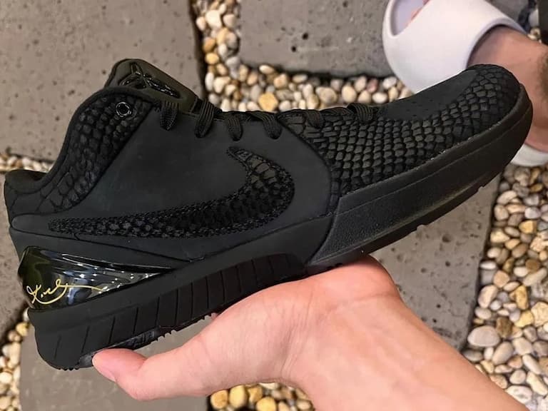 Nike Kobe 4 Protro「Black Mamba」配色搶先曝光，黑曼巴蛇鱗真的帥慘！