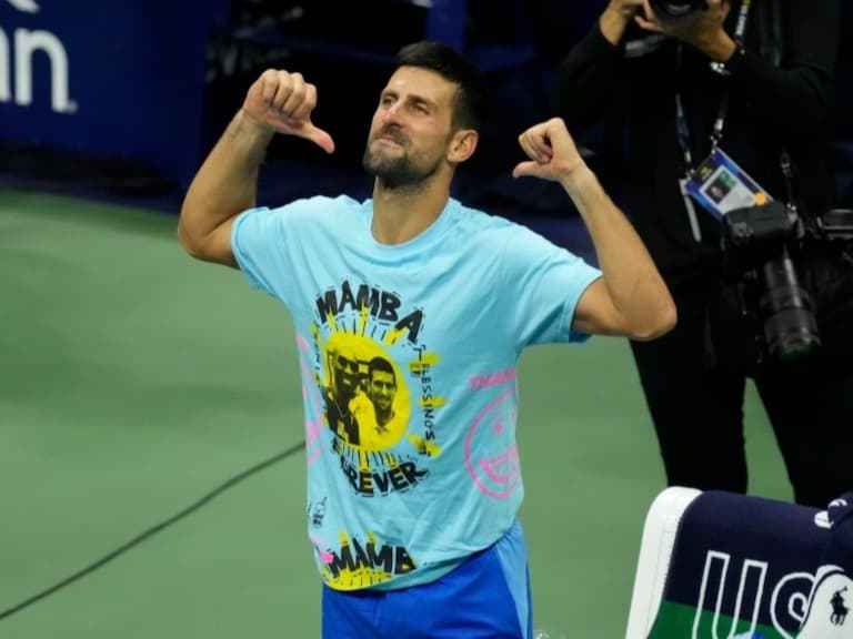 Novak Djokovic 美網奪冠第 24 座大滿貫金盃入手,賽後穿「曼巴短 T」致敬 Kobe!