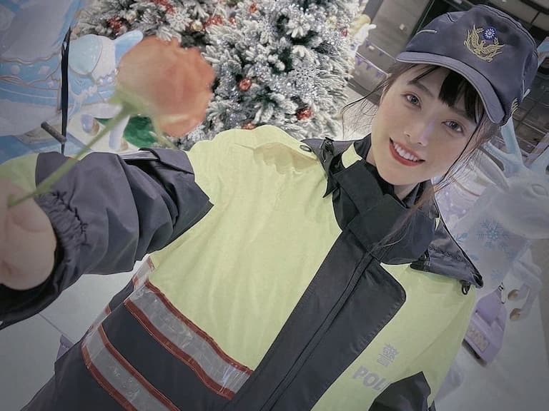 專訪／「警花」許恬恬那句「帥哥，哈嘍！」原來暗藏這些必殺技！