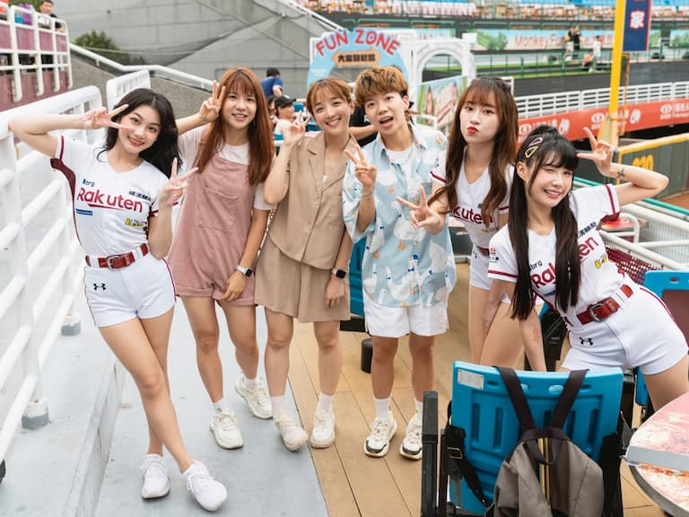 SYM最香車友會CLBCU女孩日，樂天女孩陪你一起看球賽