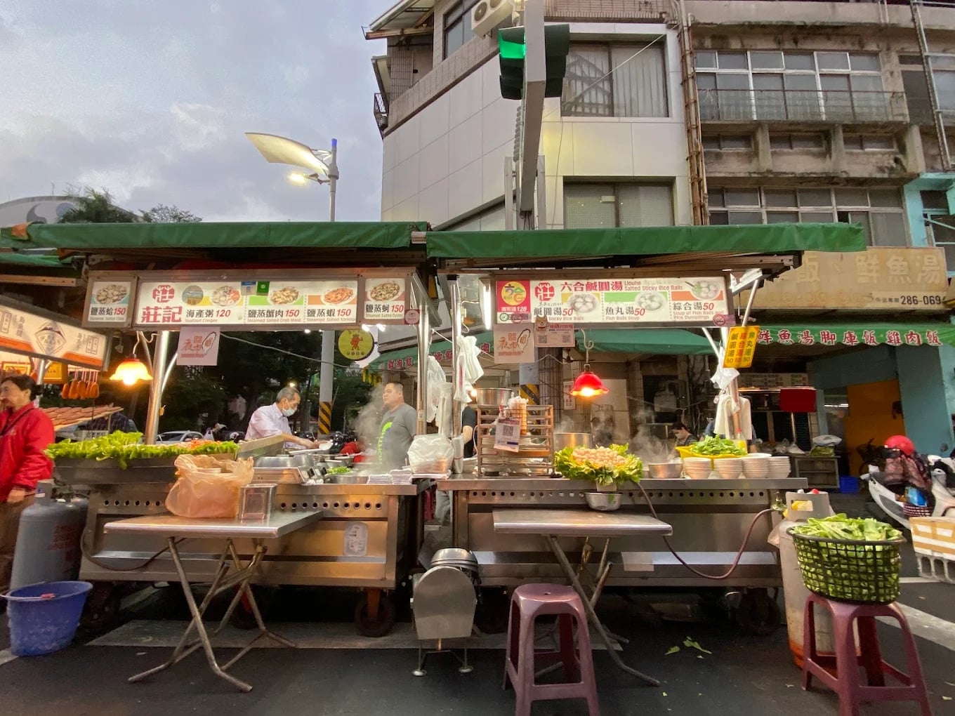 2026 六合夜市美食推薦必吃評分最高總整理｜地址、營業時間、交通方式⋯一次看！