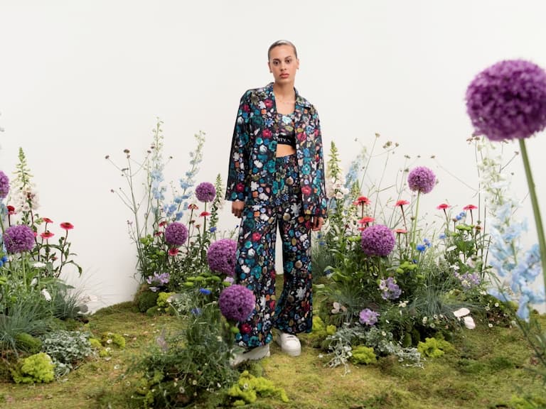 時尚漫步元宇宙花園!PUMA x Liberty 秋冬聯名系列,花卉印花打造自信穿搭