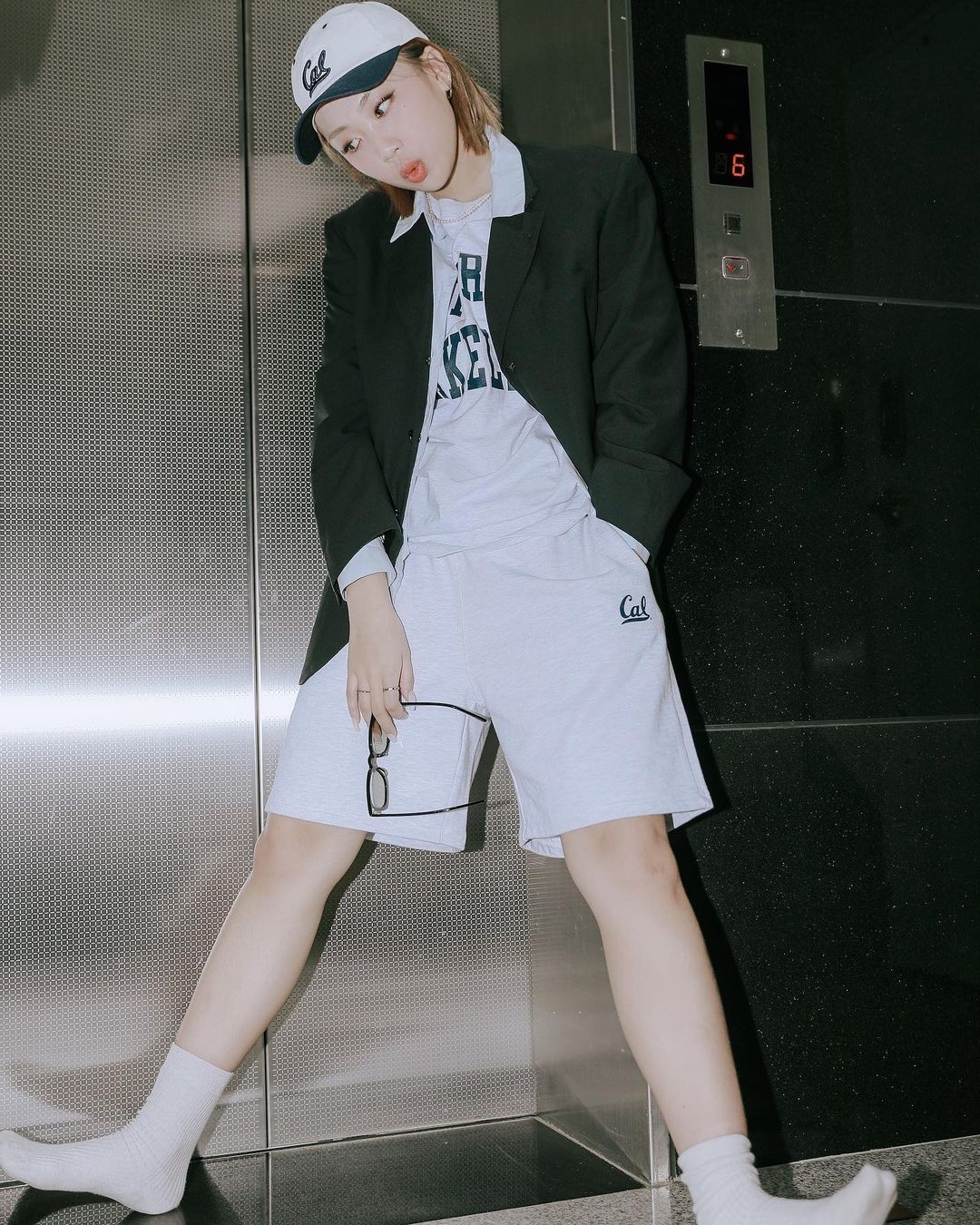 李泳知根本是被饒舌綜藝耽誤的穿搭高手!5 大技巧激瘦變 S 形衣架子!