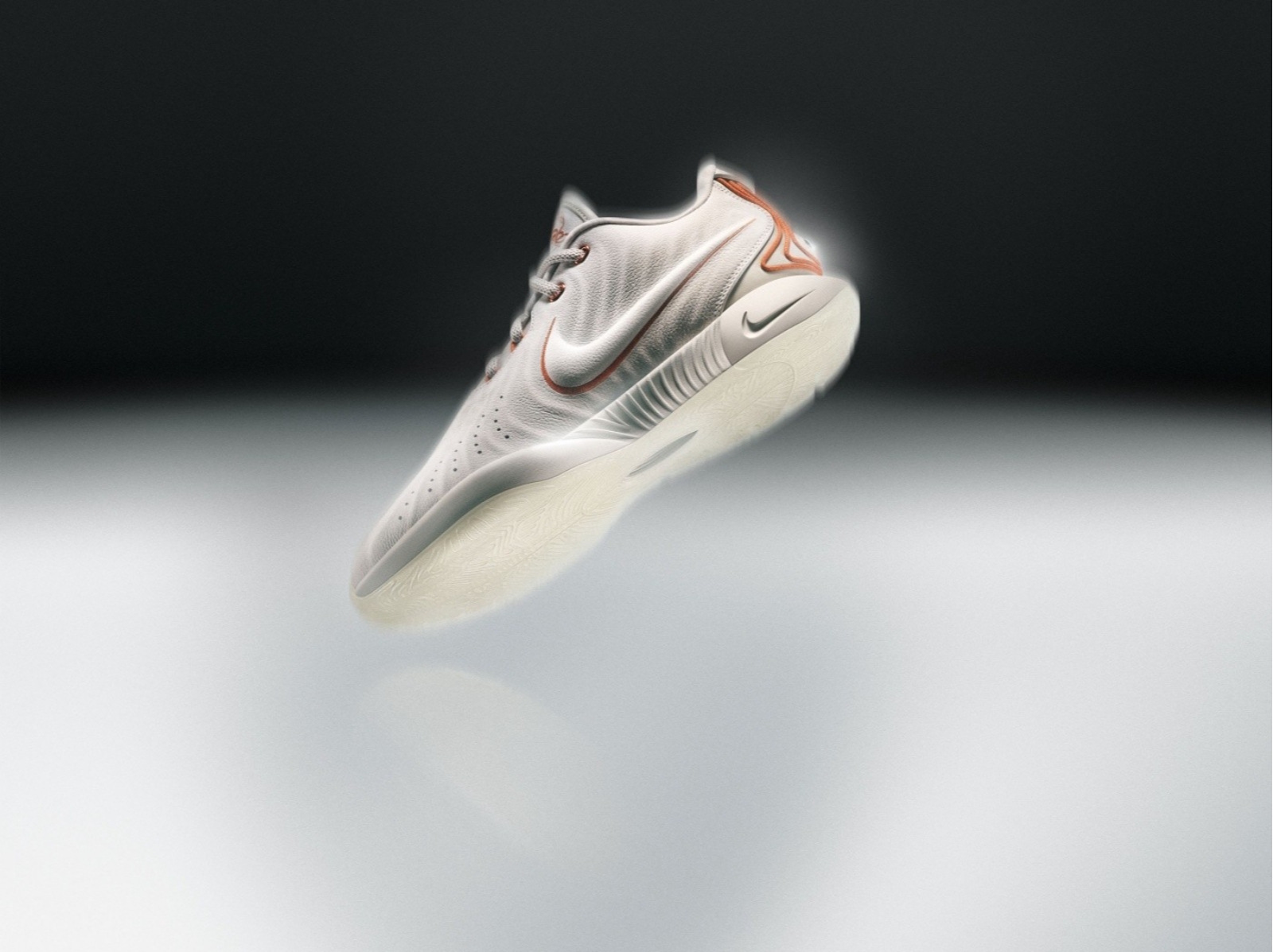 Nike LeBron 21 四大亮點＆發售資訊整理，鞋面「貝殼紋路」超搶眼！