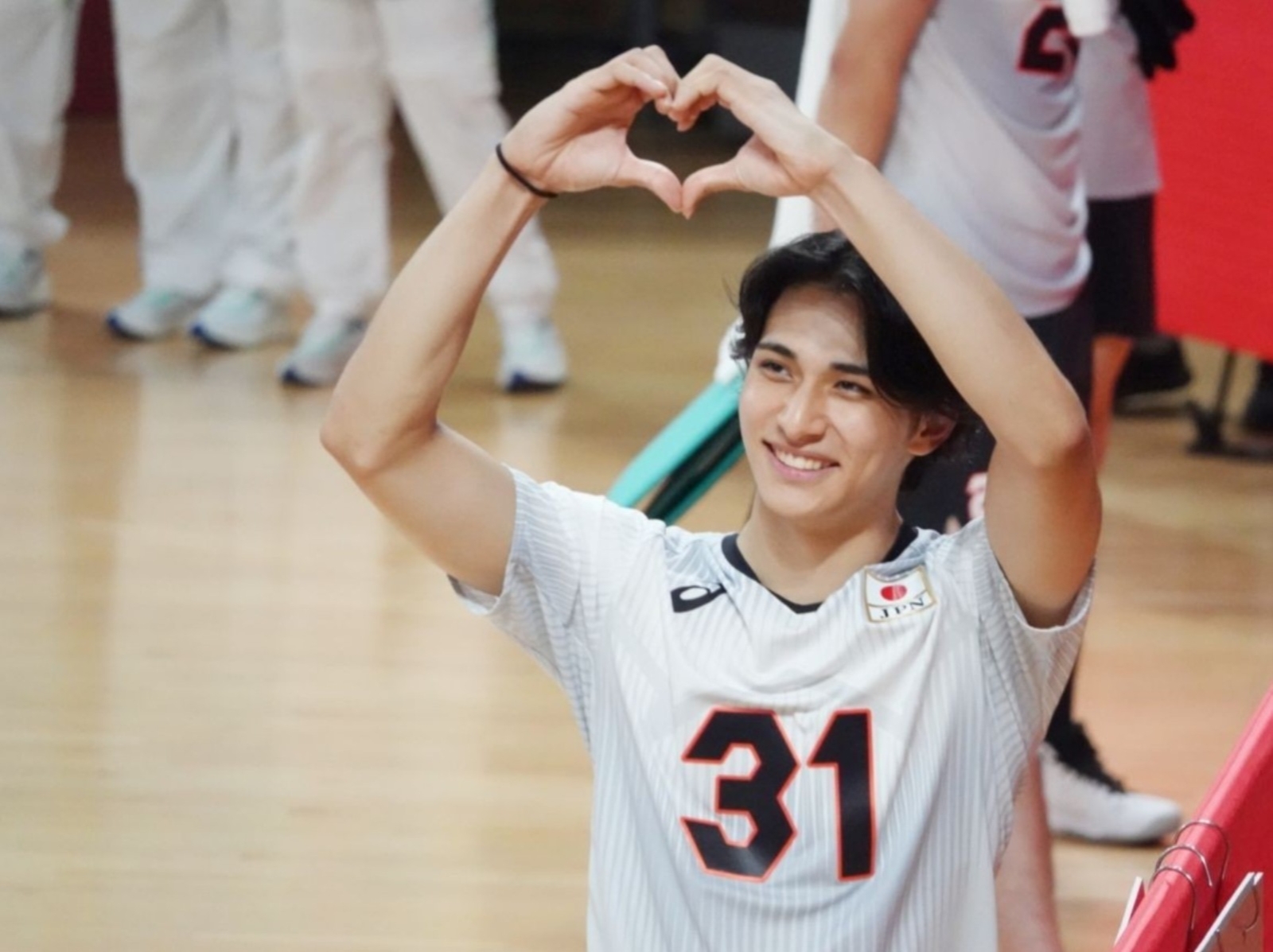 日本 20 歲「排球少年」高橋慶帆因絕頂顏值爆紅，還神似男星橫濱流星！