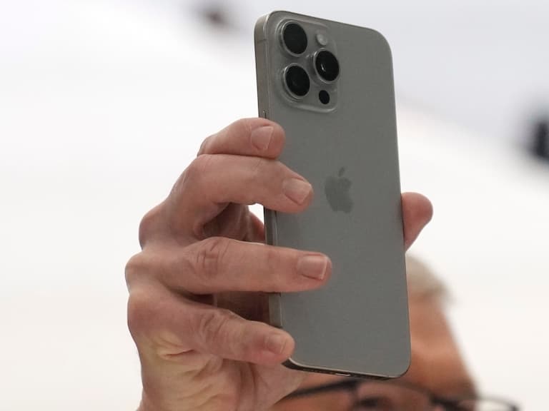 蘋果 Apple iPhone 15「手機過熱」災情頻傳,官方正式回應是「iOS 17」造成!