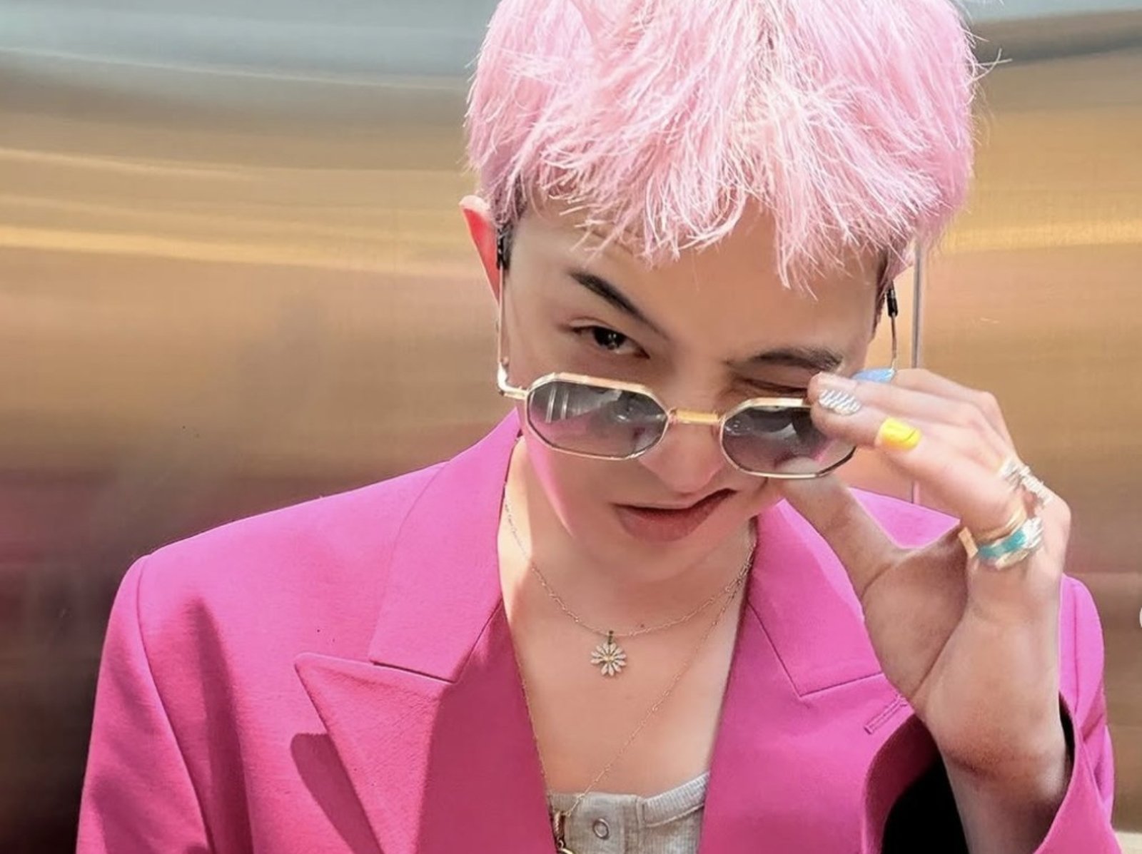 GD 權志龍小巨蛋開唱！台北演唱會歌單、應援企劃、周邊商品⋯10 件事一次看！