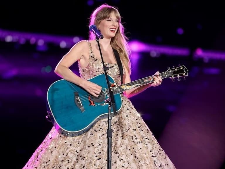 泰勒絲 Taylor Swift 12 大愛情金句語錄:「跟自己相處時要先開心,否則永遠無法在一段關係中感到快樂。」