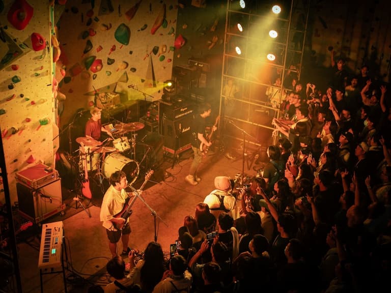 RHINO LIVE 犀牛盾音樂專場第二彈現正售票中!10/21 邀請你來江湖叫賣秀現場聽血肉果汁機 × 西屯純愛組,享受正宗台中味的音樂慶典