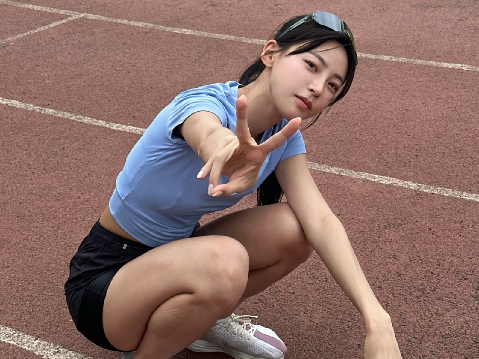 《單身即地獄 5》韓國田徑短跑選手金敏智／김민지 身高 173、體重 54 不只激似 aespa Karina，IG 私服穿搭更不輸明星！