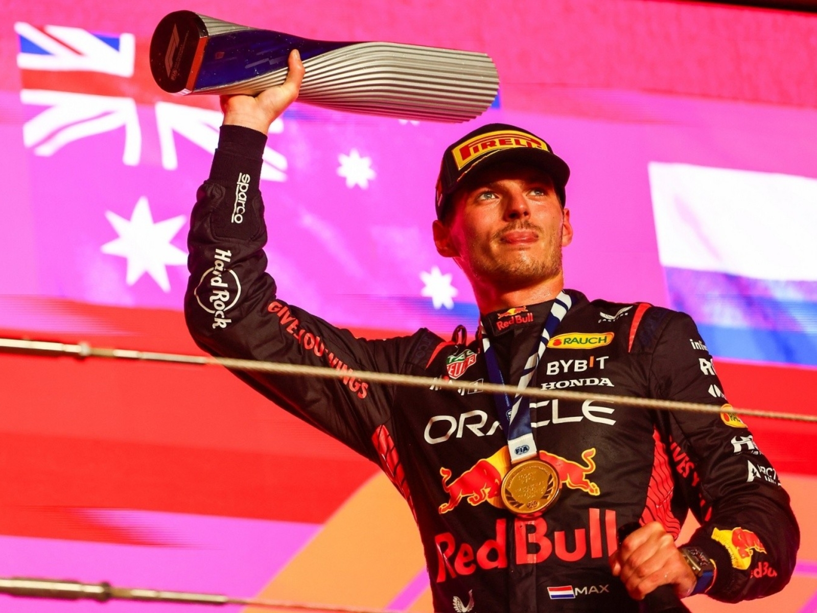 紅牛 Red Bull 車手 Max Verstappen 完成 F1 三連霸！卡達正賽取勝確定提前封王！