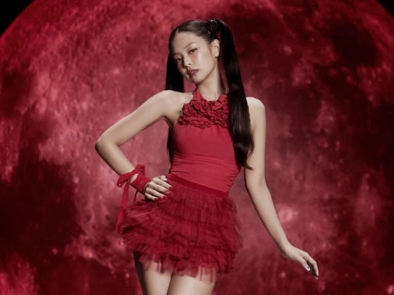 BLACKPINK Lisa 遭譴責沒支持 Jennie!韓媒:「成員們關係不一樣了!」