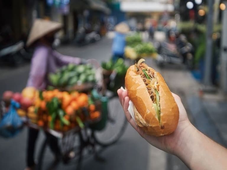 2025 越南河內 10 大必吃美食推薦：Pho 10、Tầm Vị⋯通通都是物美價廉的神級小吃！
