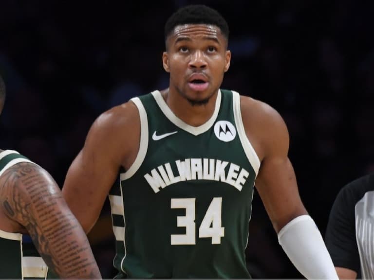 NBA／字母哥 Giannis 熱身賽展現「夢幻步」，遭 Gilbert Arenas  吐槽：「走步了！」