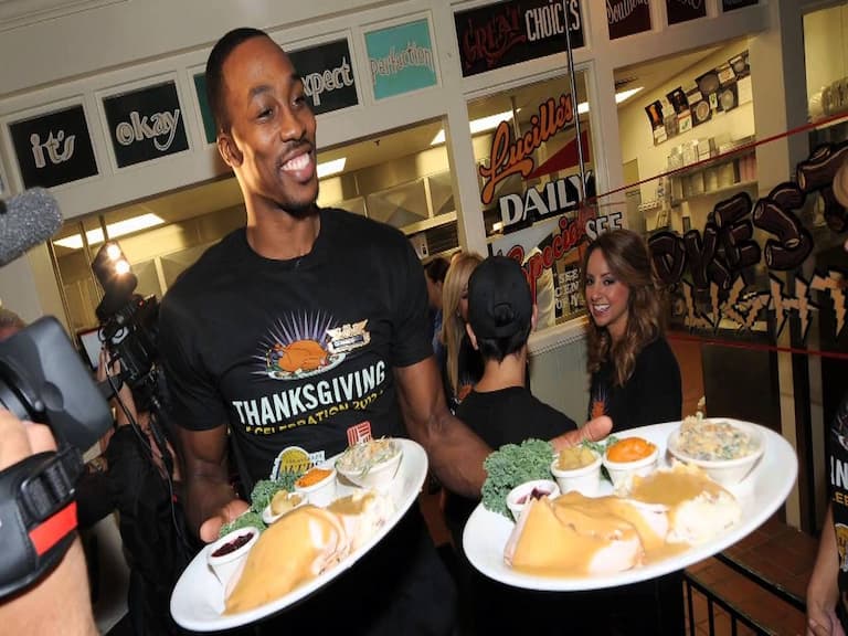 NBA／魔獸 Dwight Howard 飲食菜單曝光！各種甜食跟炸物讓網友驚呼「根本肥宅套餐！」