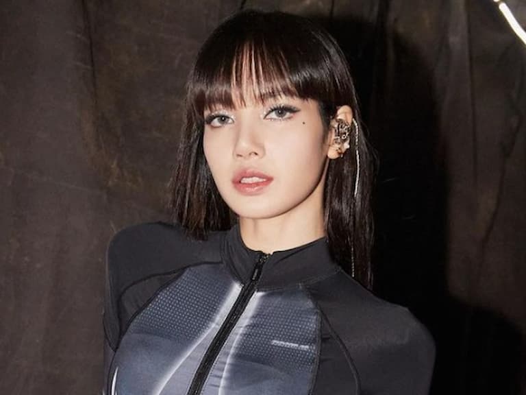 BLACKPINK Lisa 替繼父慶生，手上禮物疑似是和緋聞男友 Frédéric Arnault 的戀愛鐵證！